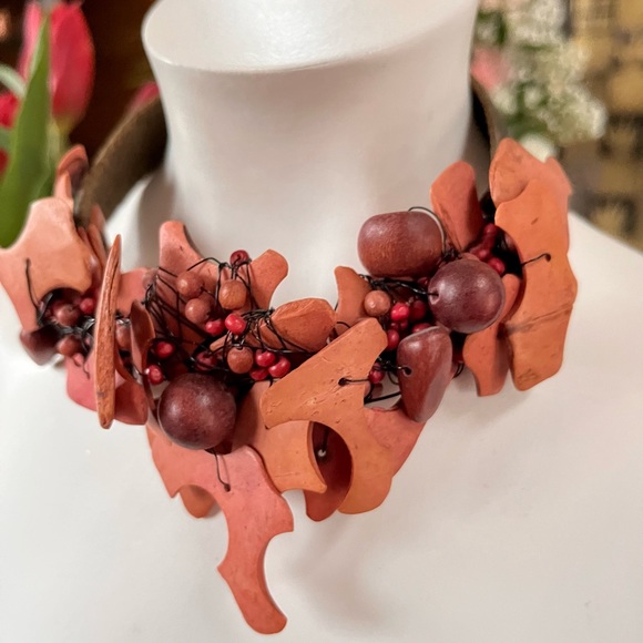 Wood Necklace - Picture 2 of 6